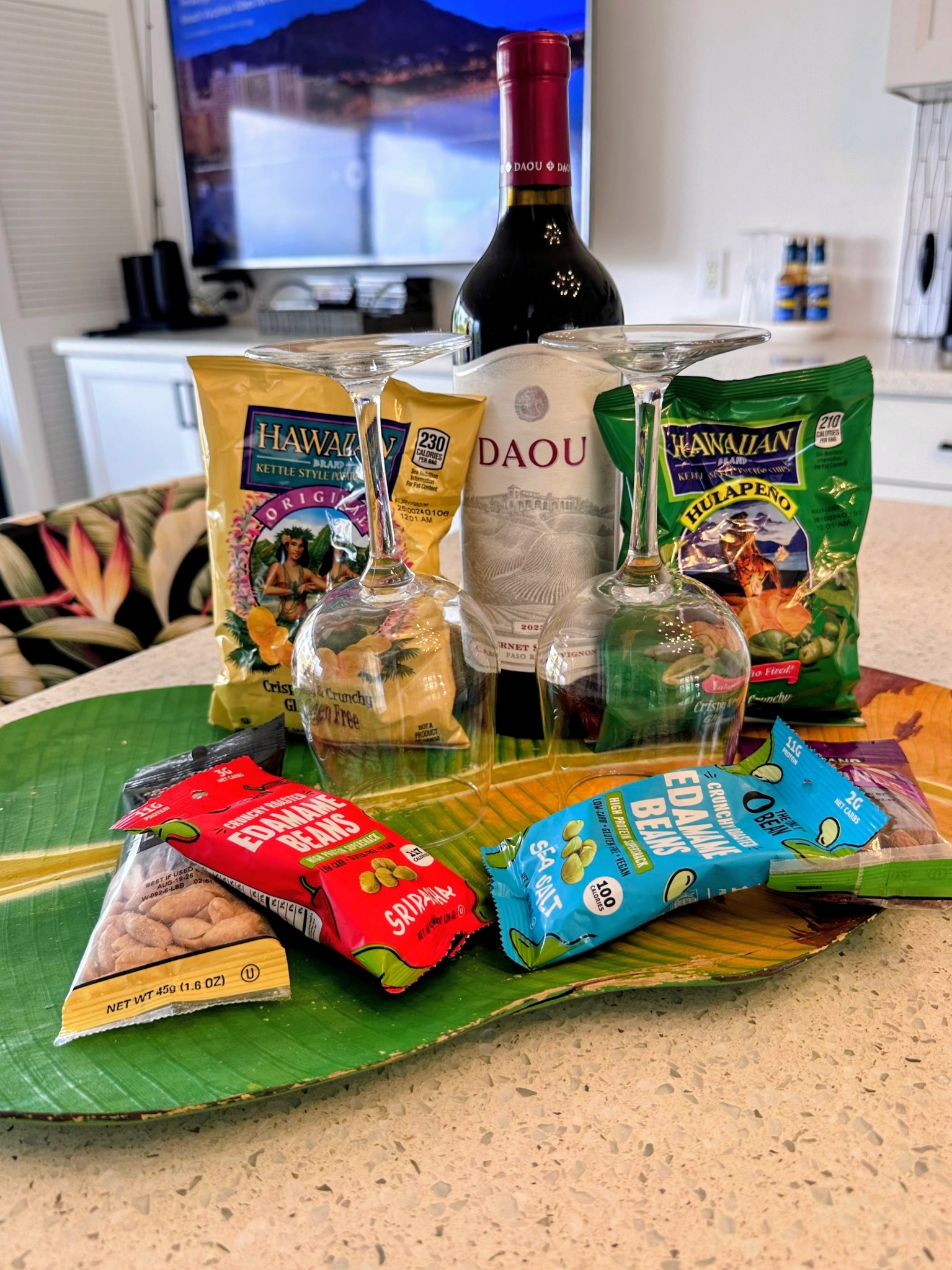Welcome gift with wine and local snacks