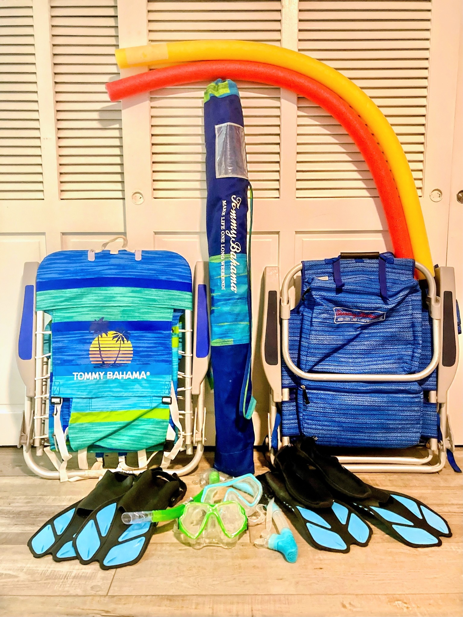 Beach chairs, umbrella, cooler and snorkeling gear provided for Kona Mansions guests